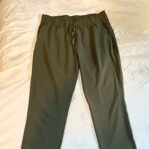 LULULEMON army green size 10 joggers worn once in perfect condition
